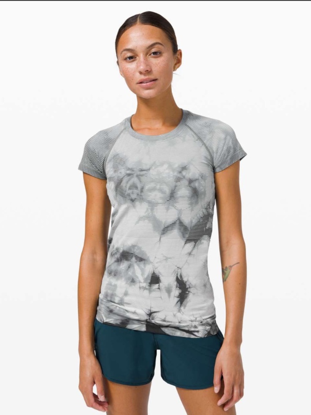 Lululemon Swiftly Tech Shirt Sleeve Shirt Top Marble Graphite Size 8 White Black